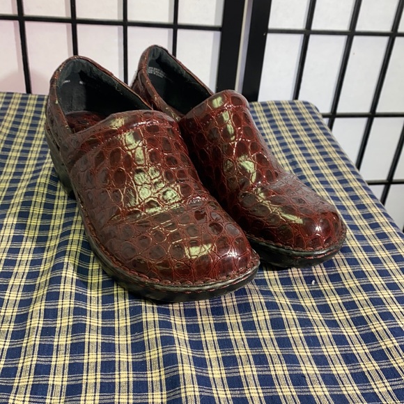 boc black patent leather clogs